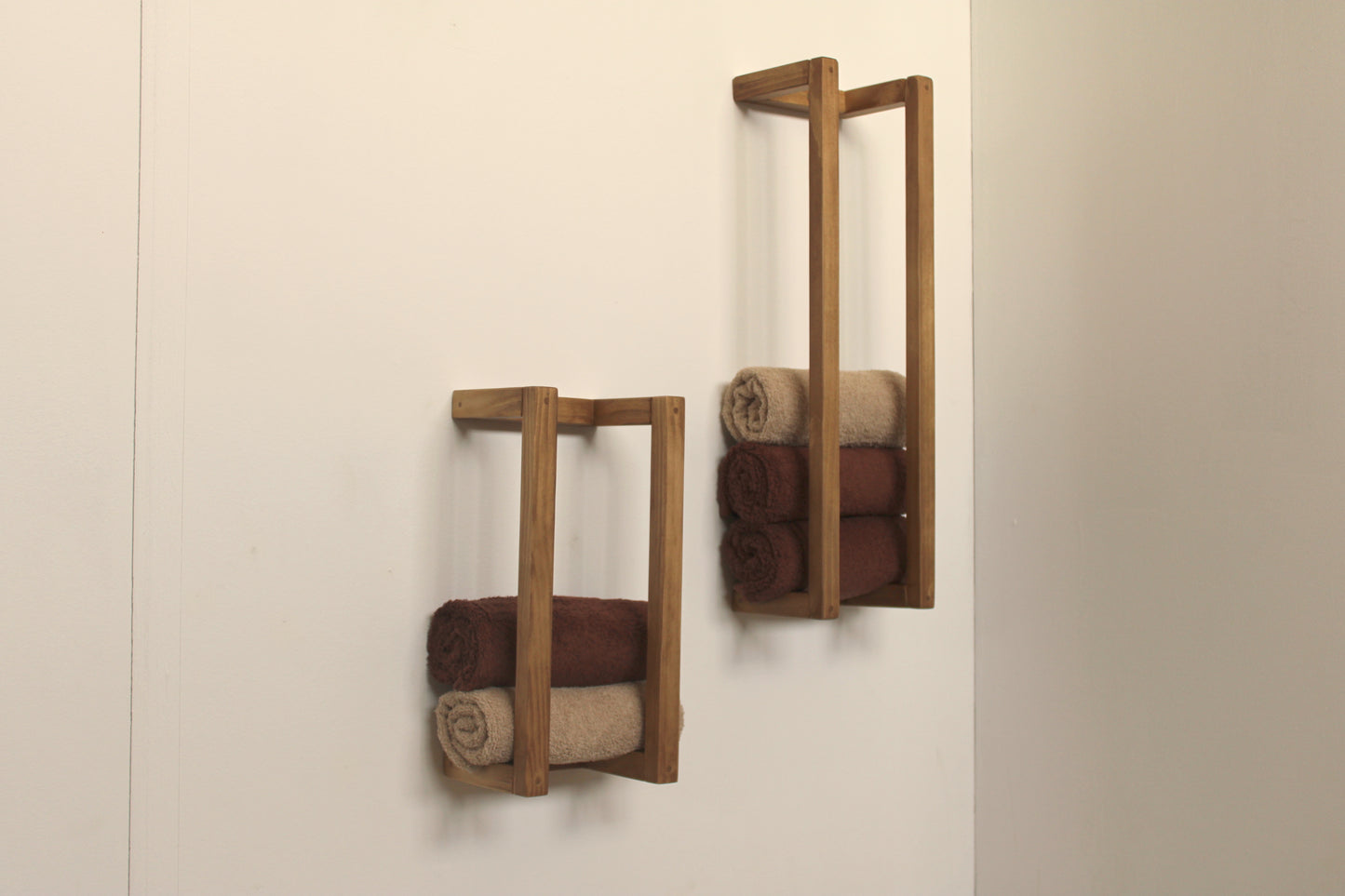 Toallero para pared Eris.