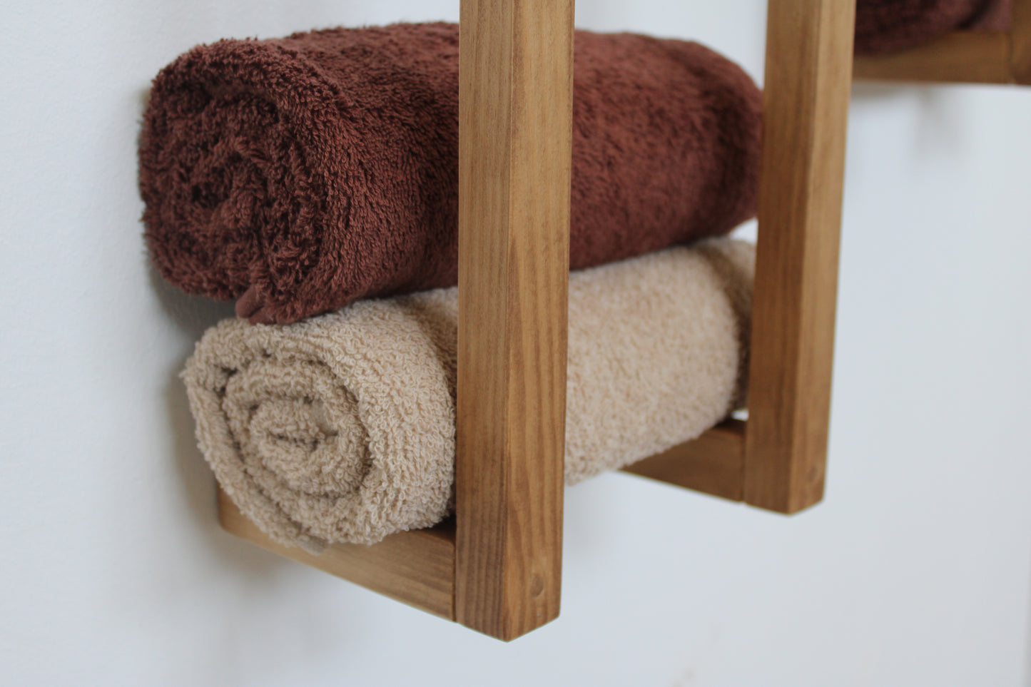 Toallero para pared Eris.