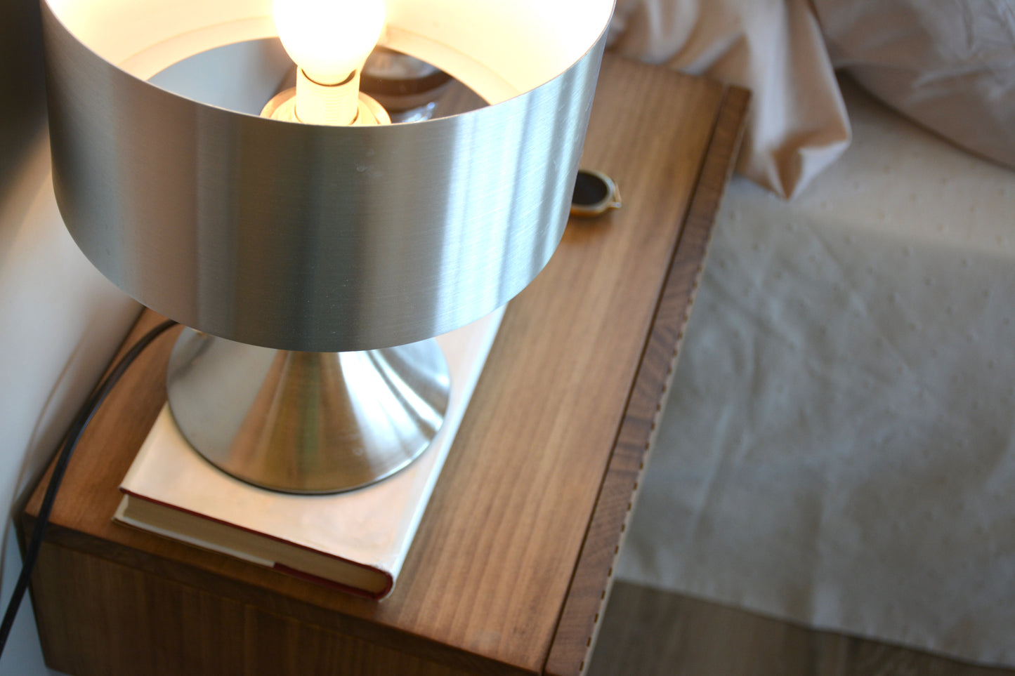 Mesita noche colgante 1 cajón Iria.