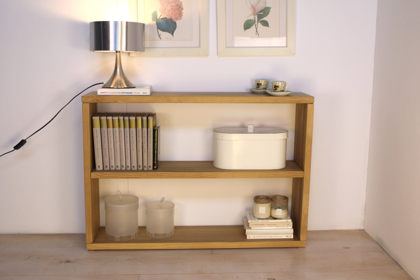 Librería baja Lana.