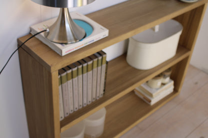 Librería baja Lana.