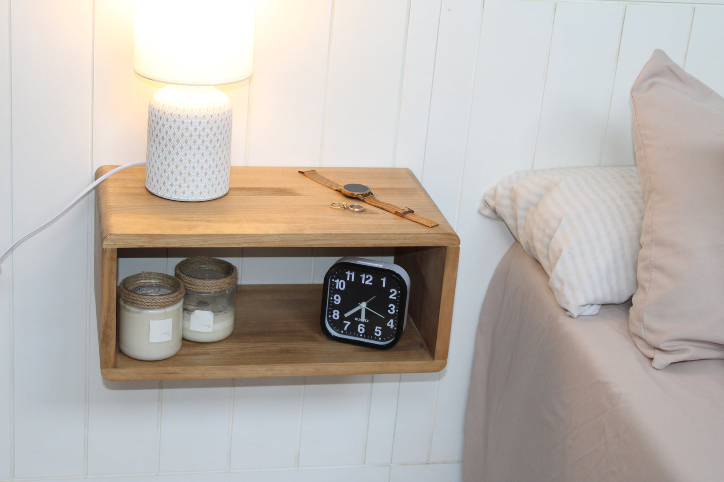 Mesita noche flotante Erea