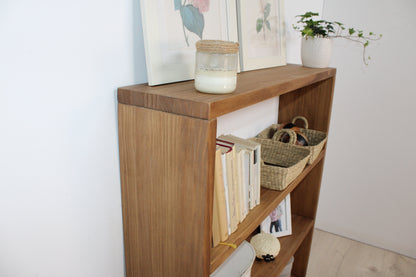 Librería alta Lana.