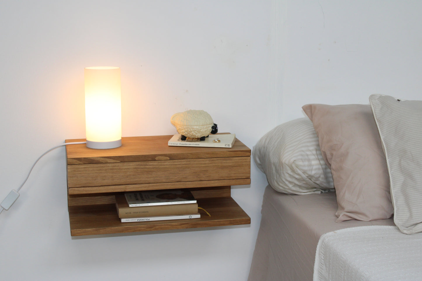 Mesita noche cajon/hueco Ada