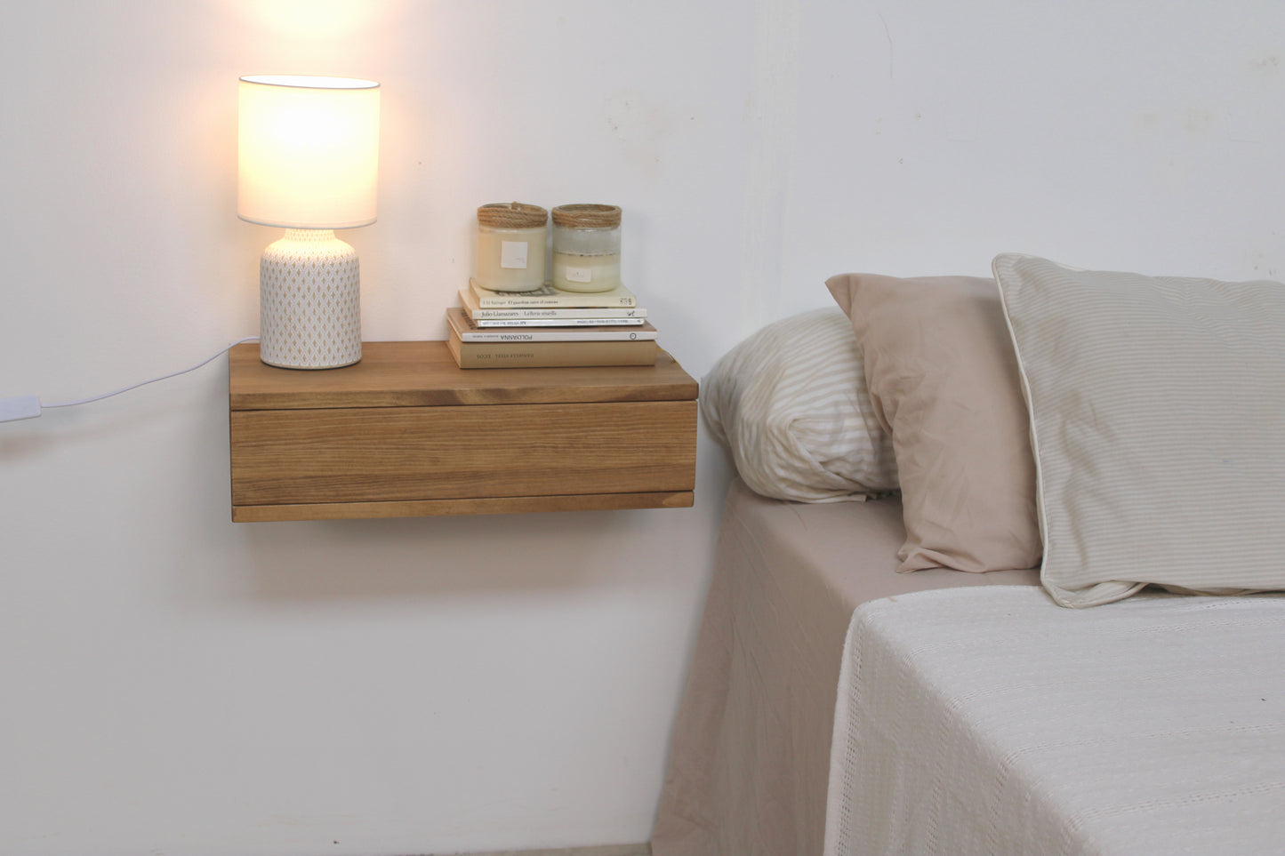 Mesita noche 1 cajón Ada.