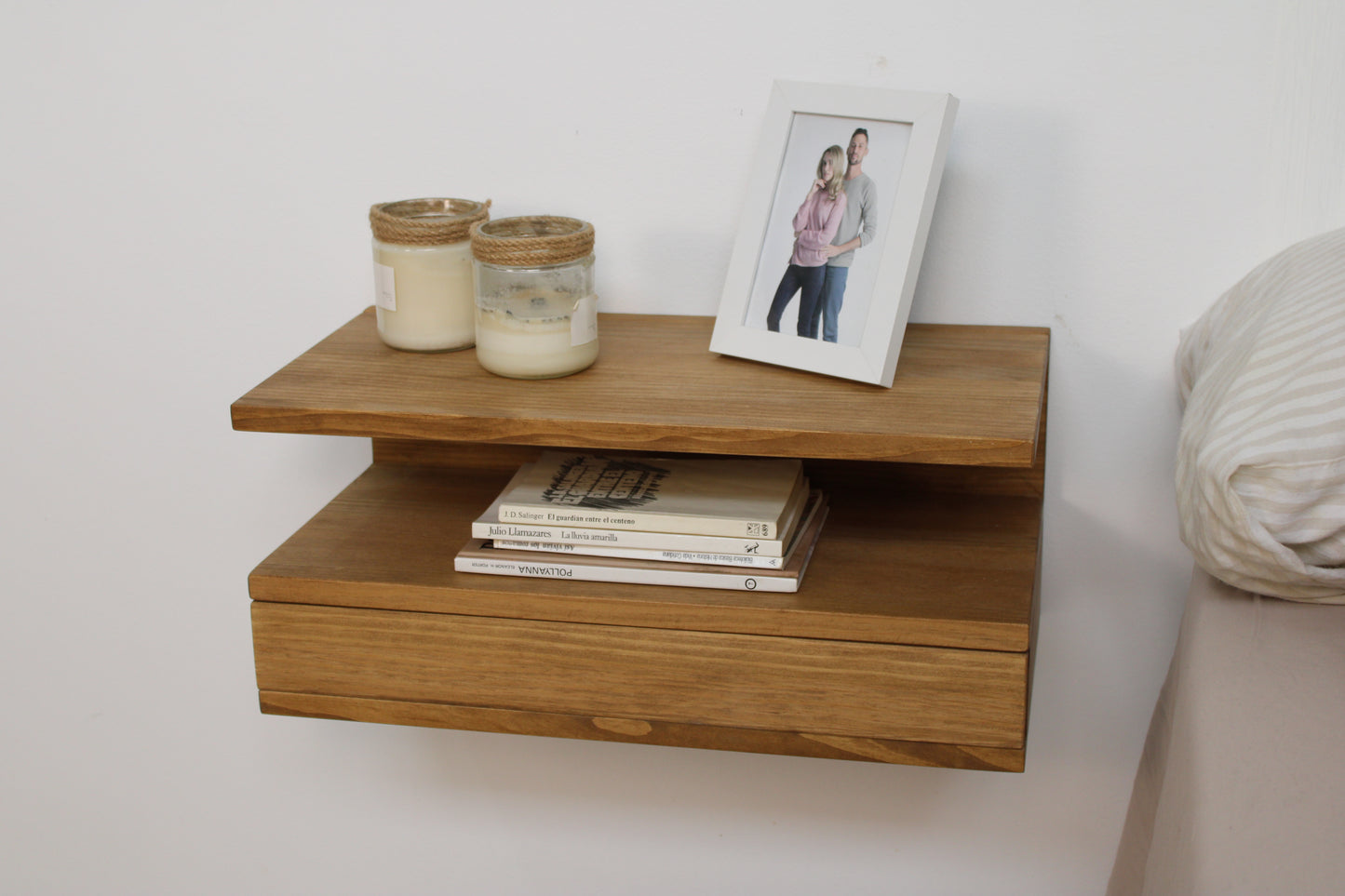 Mesita noche hueco/cajón Ada.